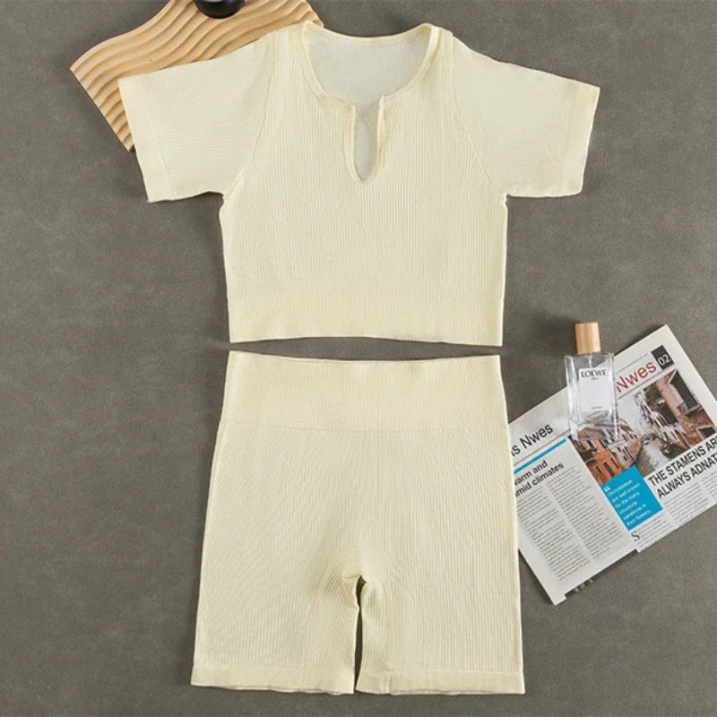 Guangdong Seamless Triangle Set Women Underwear Two Sets