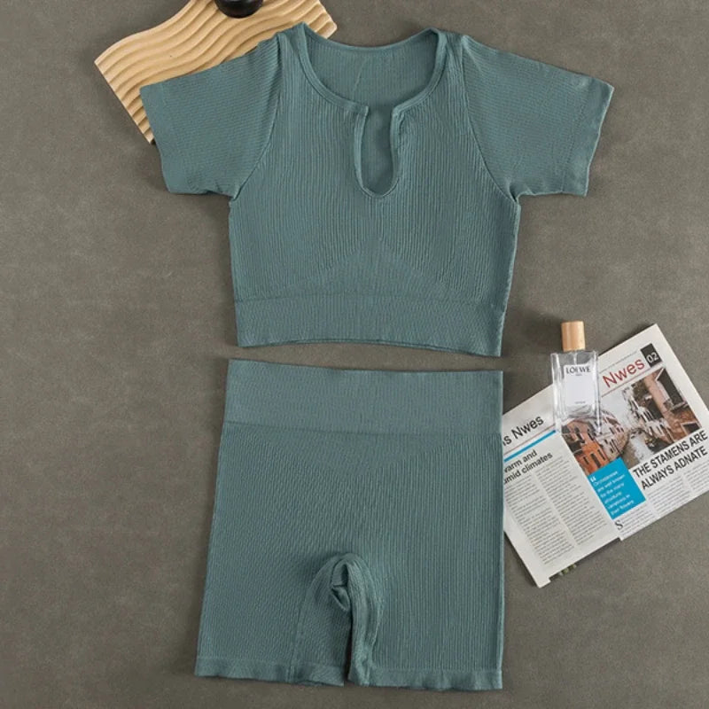 Guangdong Seamless Triangle Set Women Underwear Two Sets
