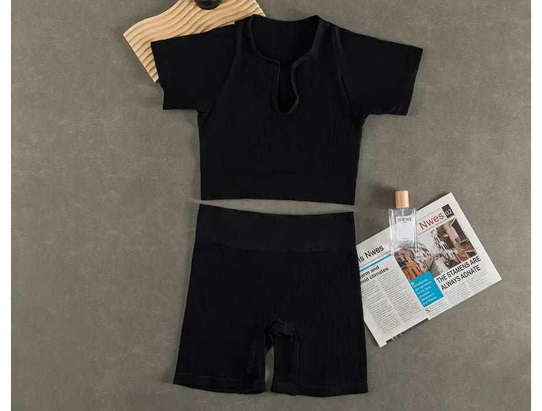 Guangdong Seamless Triangle Set Women Underwear Two Sets