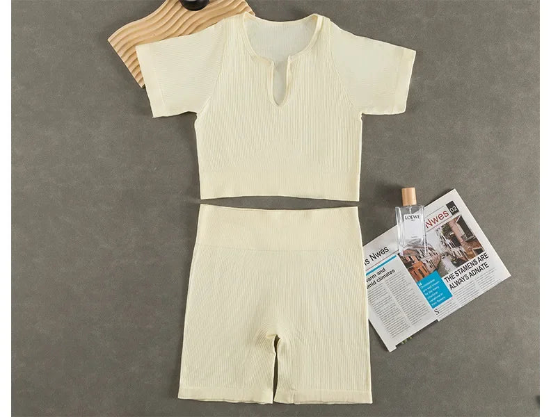 Guangdong Seamless Triangle Set Women Underwear Two Sets
